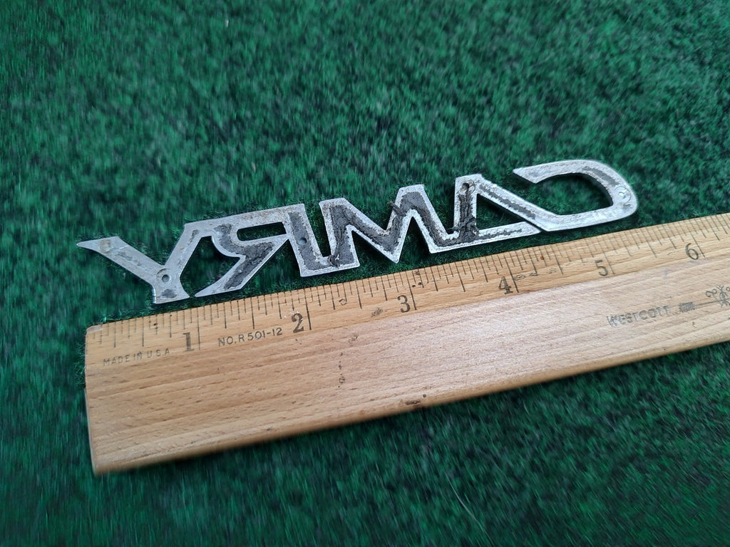 2002-2006 TOYOTA  CAMRY REAR TRUNK EMBLEM BADGE 75442-AA020 4S1
