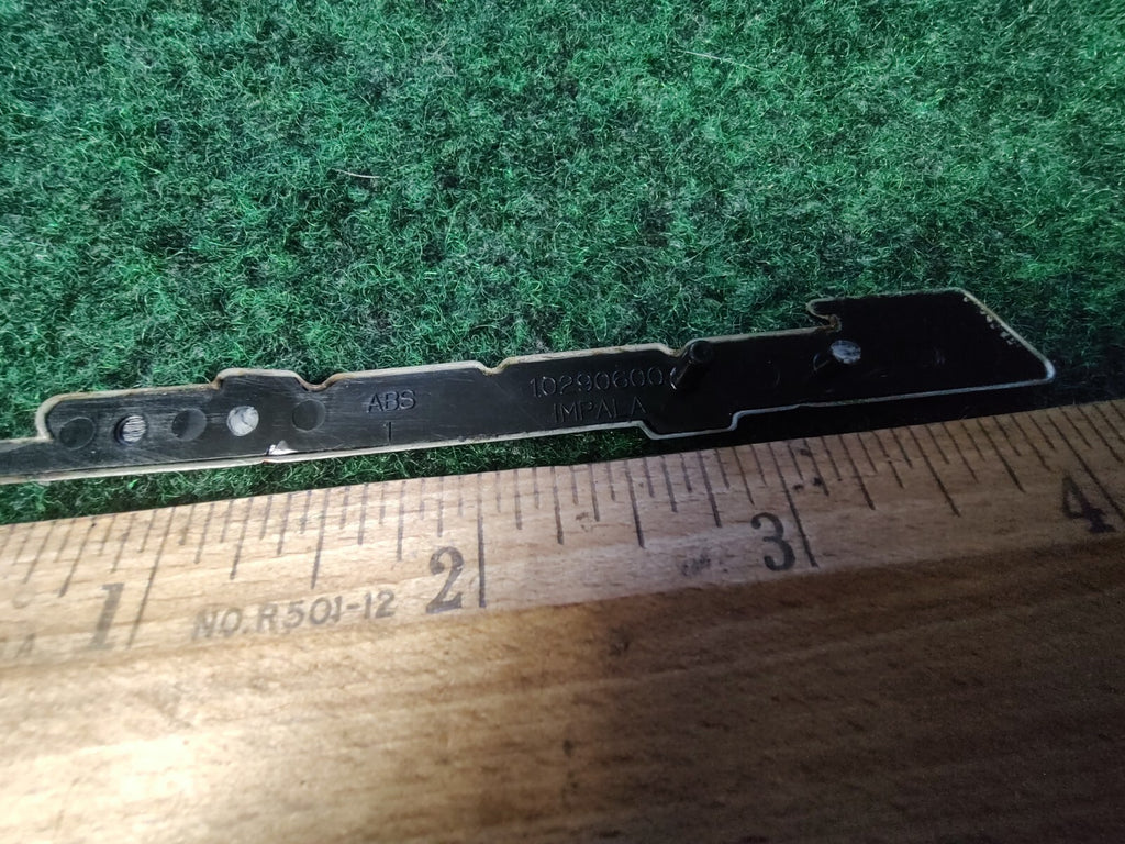 2000-2005 Chevrolet Impala Panel Emblem NAME PLATE BADGE 10290600 OEM 8L2