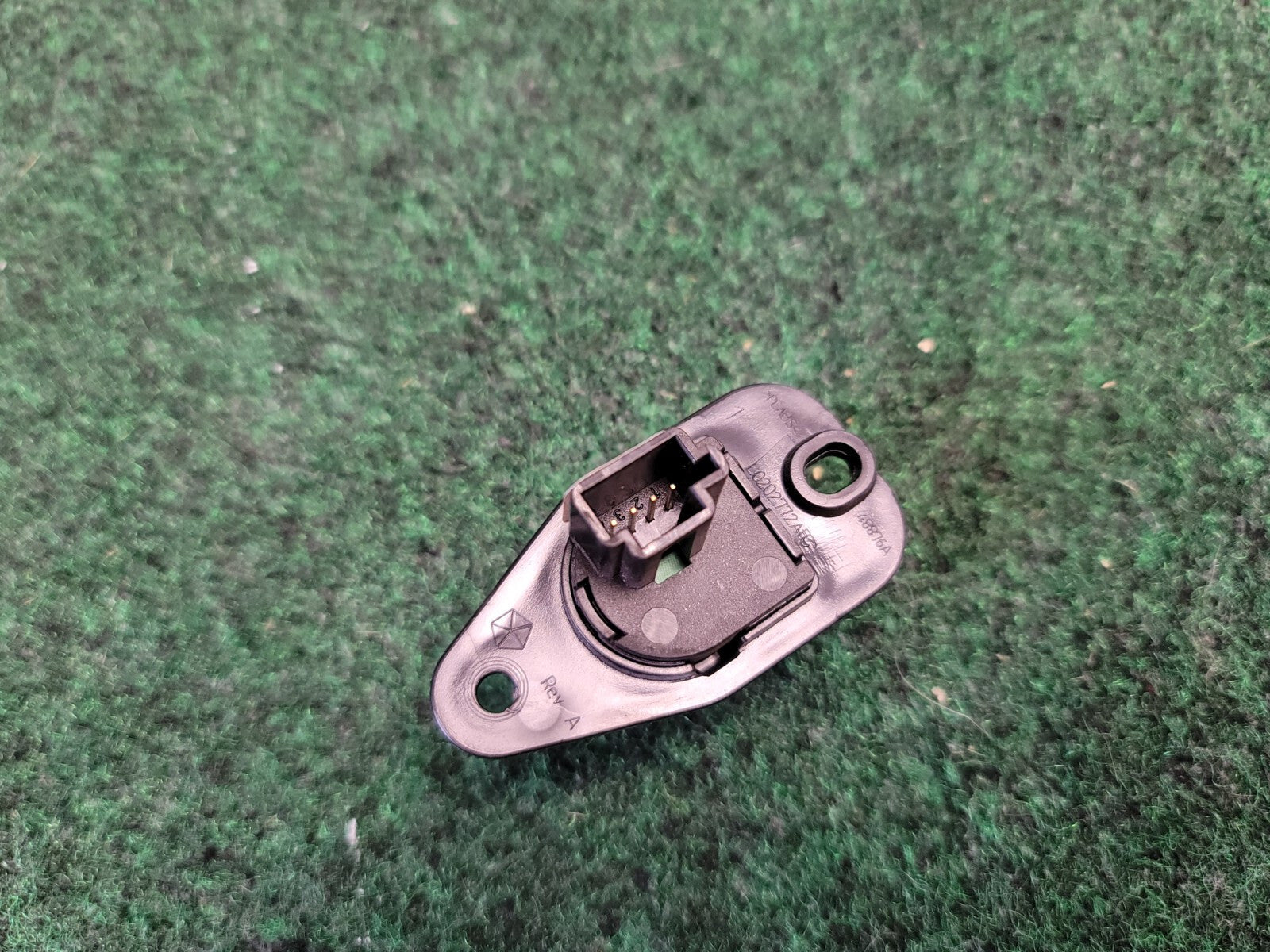 2011-2014 DODGE CHRYSLER REAR TRUNK LID RELEASE SWITCH BUTTON 56046228AC 6L9