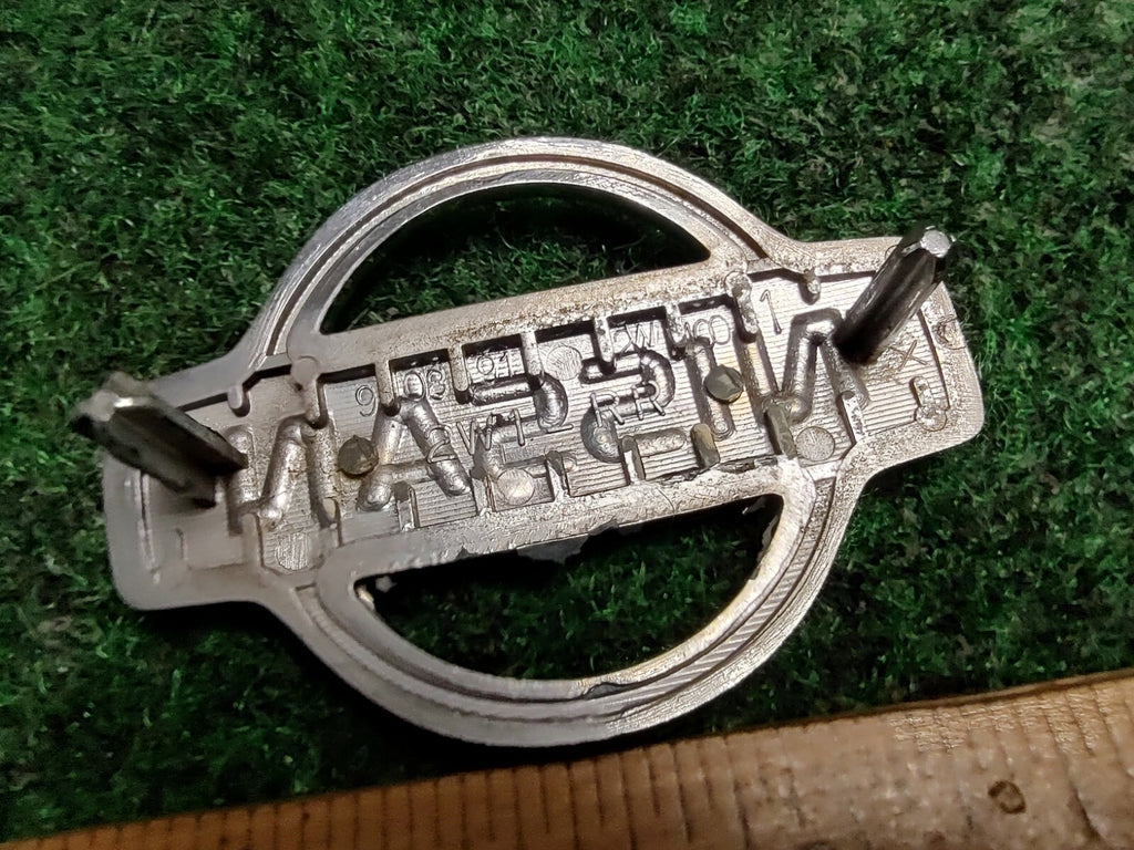 1988-02 Nissan Pathfinder Rear "Nissan" Emblem Badge Name Plate 90891-2W100 1S1