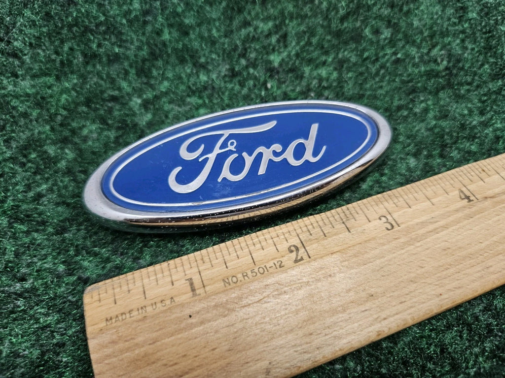 1994-2004 FORD MUSTANG REAR TRUNK LID EMBLEM BADGE ORNAMENT OVAL GL1