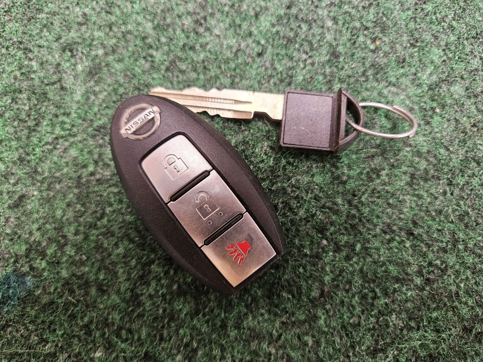 ORIGINAL NISSAN 07-13 OEM SMART KEYLESS ENTRY REMOTE FOB Key Is CUT ALARM 7S5