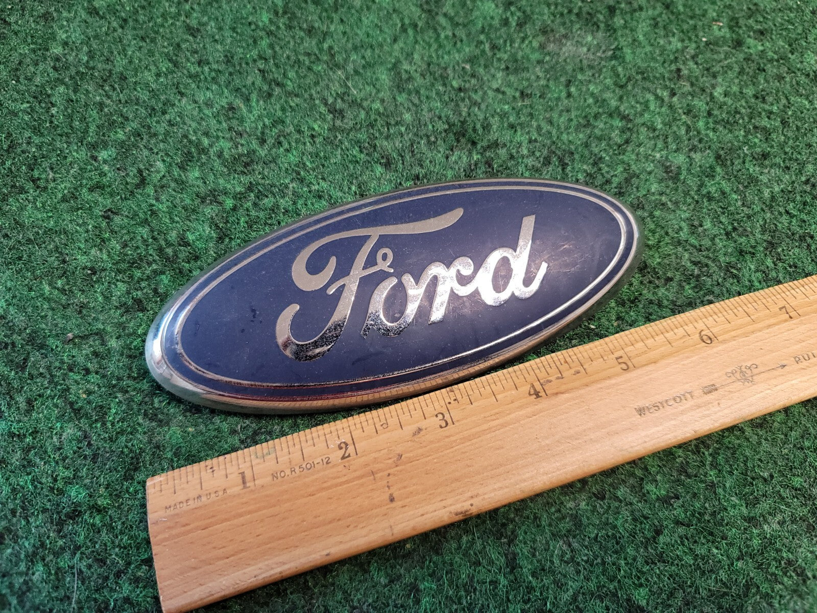 06-2009 Ford 500 TAURUS 09-11 FOCUS 08-12 ESCAPE 07-11 FREESTYLE REAR Emblem 1M9