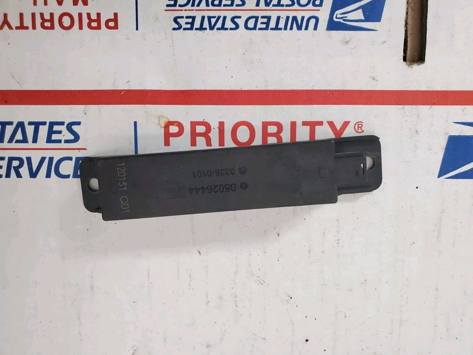 2011-2014 JEEP GRAND CHEROKEE FRONT RIGHT DOOR PASSIVE ENTRY ANTENNA GENUINE 2M5
