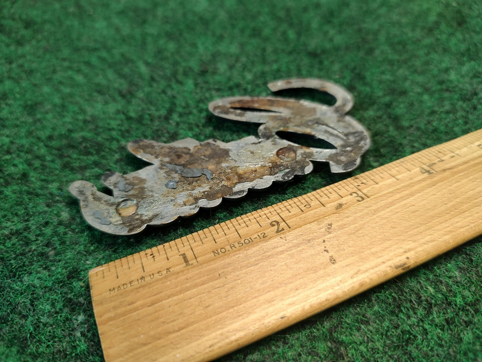OLDSMOBILE CUTLASS EMBLEM BADGE SYMBOL LOGO SIGN VINTAGE OEM 2S7