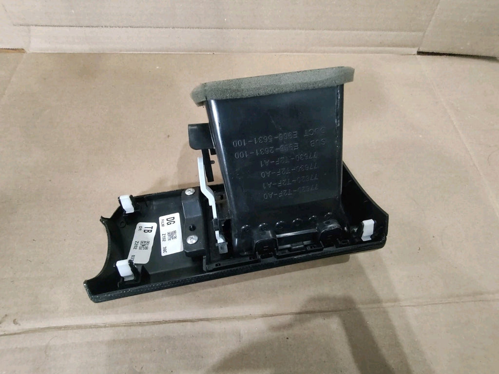2013-2015 HONDA ACCORD DRIVER SIDE DASH AIR VENT TRIM BEZEL OEM 77620-T2F-A0 BS3