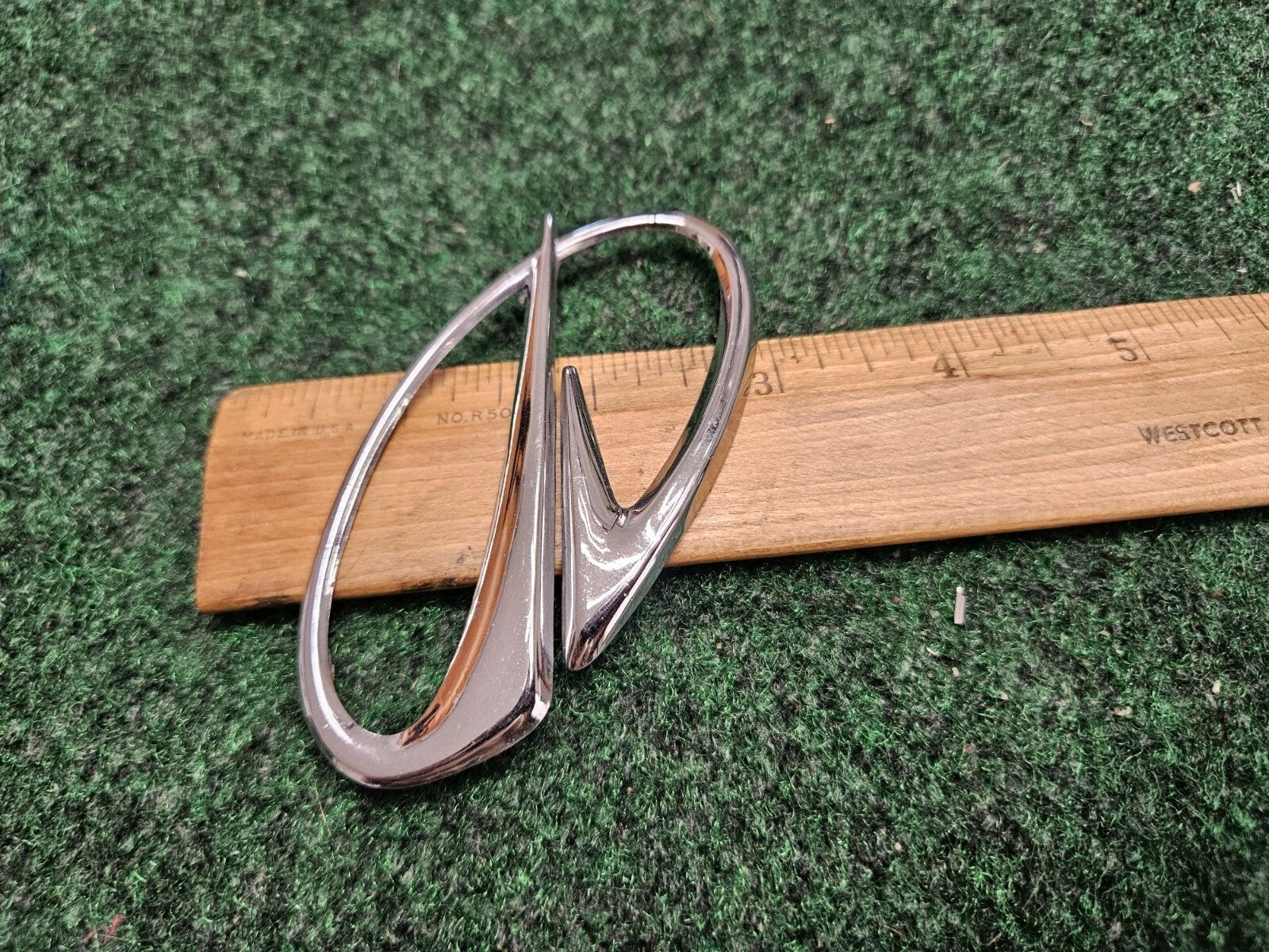 Vintage OLDSMOBILE Chrome EMBLEM SYMBOL BADGE OEM Nameplate Logo 3.5" 5M2