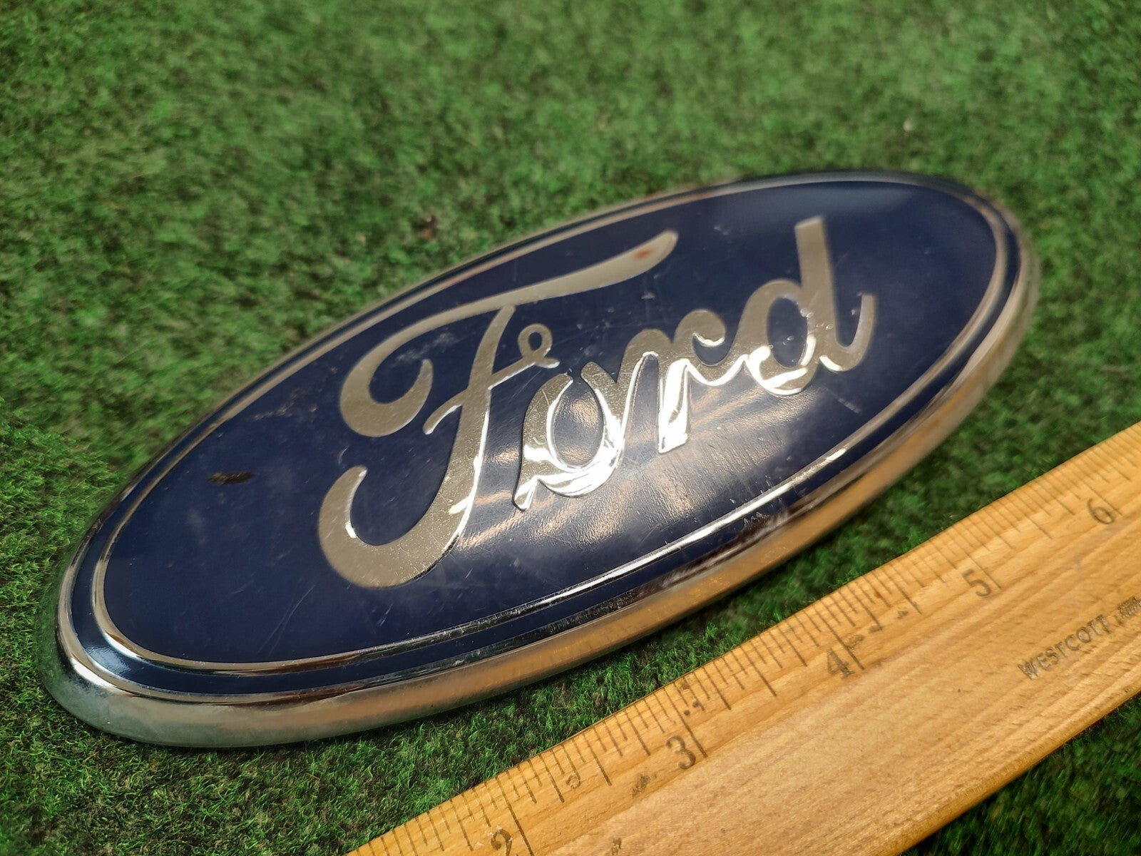 FORD 7 inch Oval Emblem OEM Gapn 5305 FOMOCO D720B 2S3