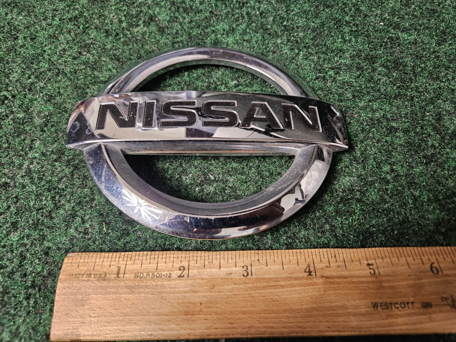 2005-2012 Nissan Pathfinder Xterra 2013 - 2015 Titan Rear Emblem 90891-EA500 2L4