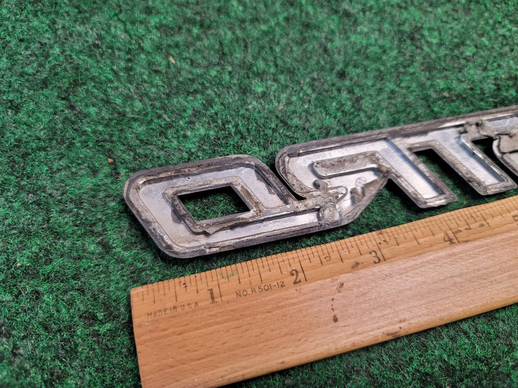1996-2005 CHEVROLET Astro Van Rear Emblem Badge Logo Nameplate 15724741 OEM 1M7