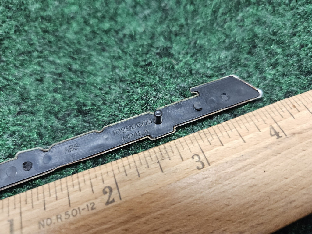 2000-2005 Chevrolet Impala Panel Emblem NAME PLATE BADGE 10290600 OEM GL1