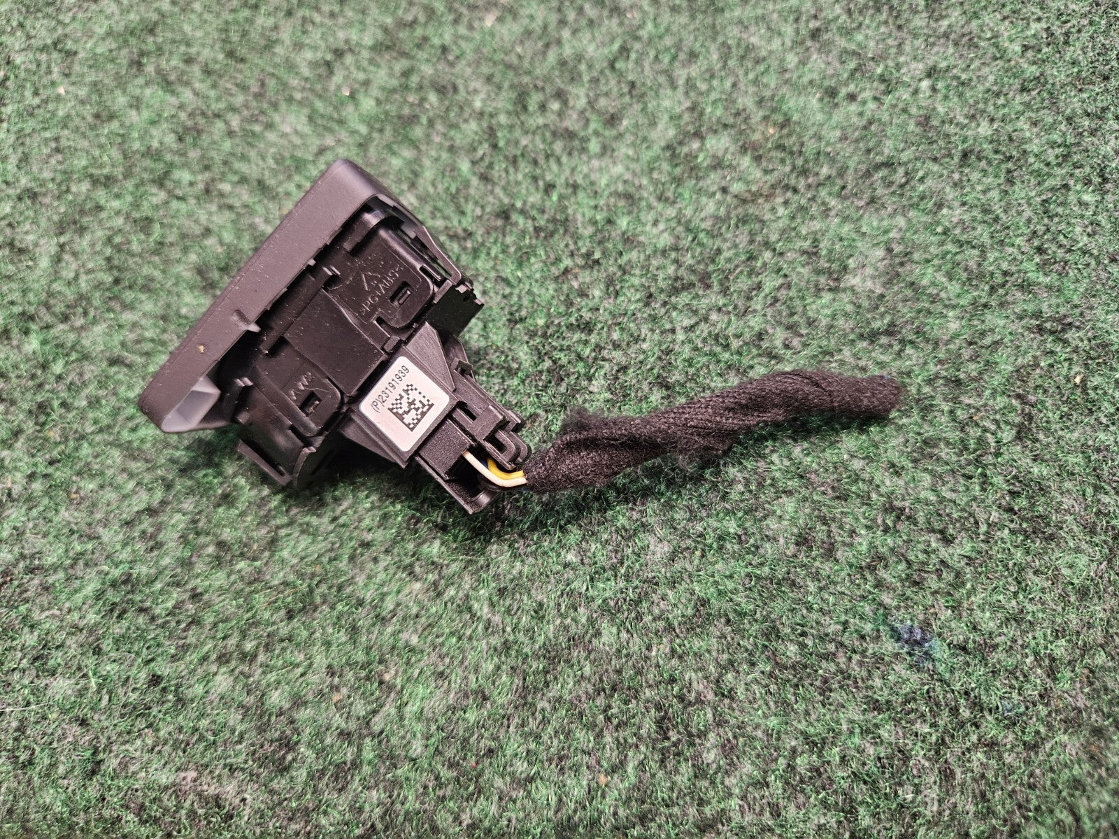 2014 - 2016 Chevrolet Malibu Traction OFF Control Switch Button 23191939 OEM 6M2