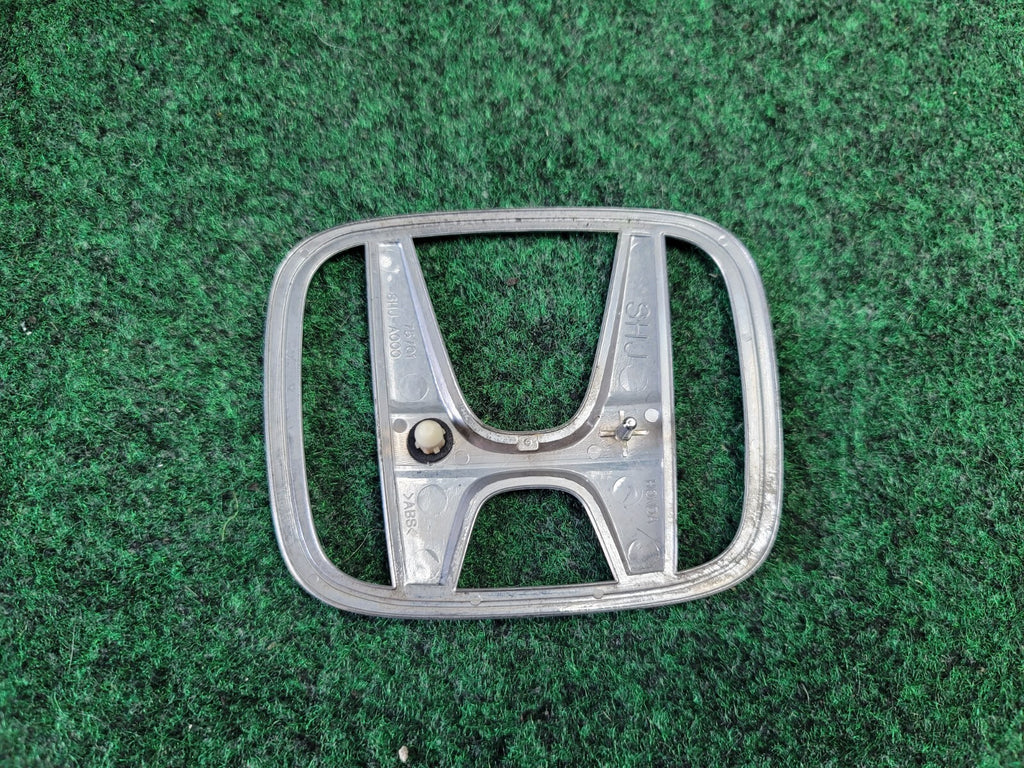 2005-2010 HONDA ODYSSEY REAR LIFTGATE EMBLEM LOGO SYMBOL 75701-SHJ-A000 OEM 1M1