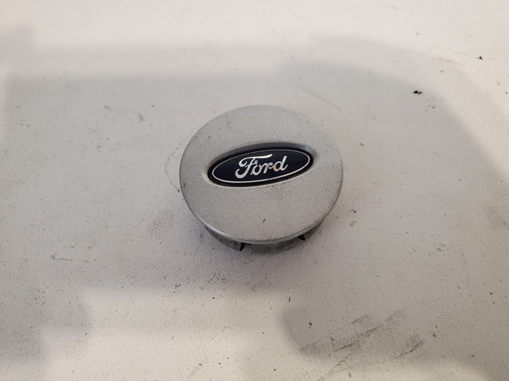 01-06 Ford Escape Wheel Center Hub Cap Hubcap Cover 02 03 04 05 YL84-1A096-F 5L3