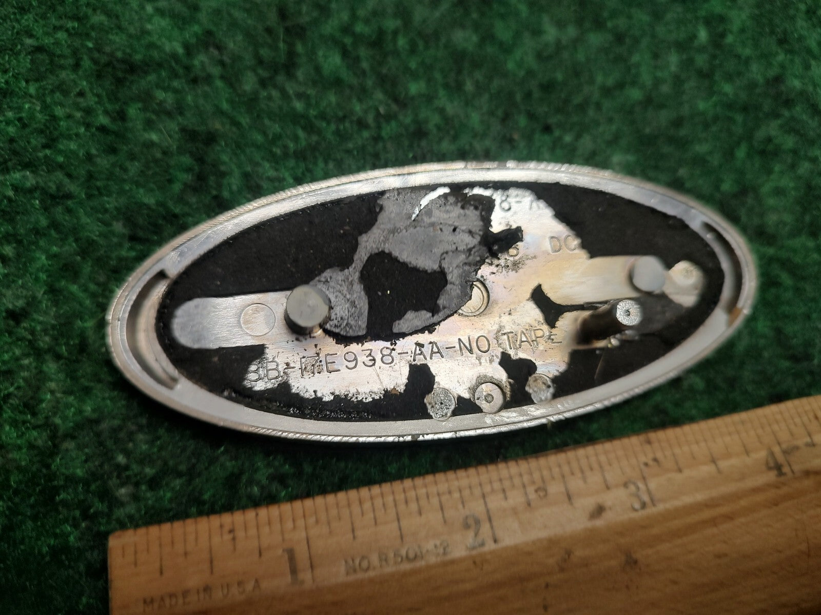 96-99 Ford Taurus Tailgate Emblem F78B-17E938-AA Logo Nameplate 1S1