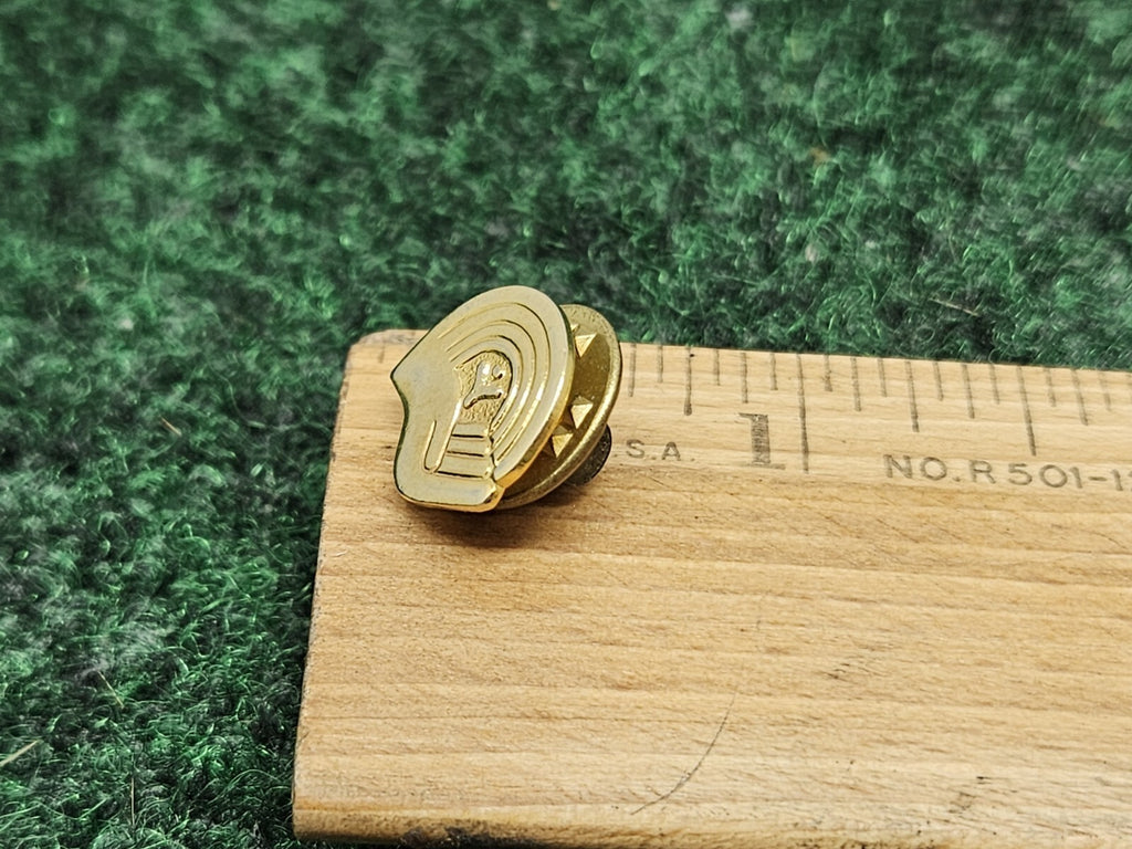 Vintage 1980s United Way Gold Tone Union Made Metal Lapel Pin