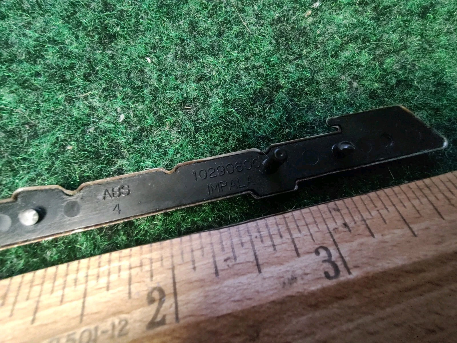2000-2005 Chevrolet Impala Panel Emblem NAME PLATE BADGE 10290600 OEM 4S3