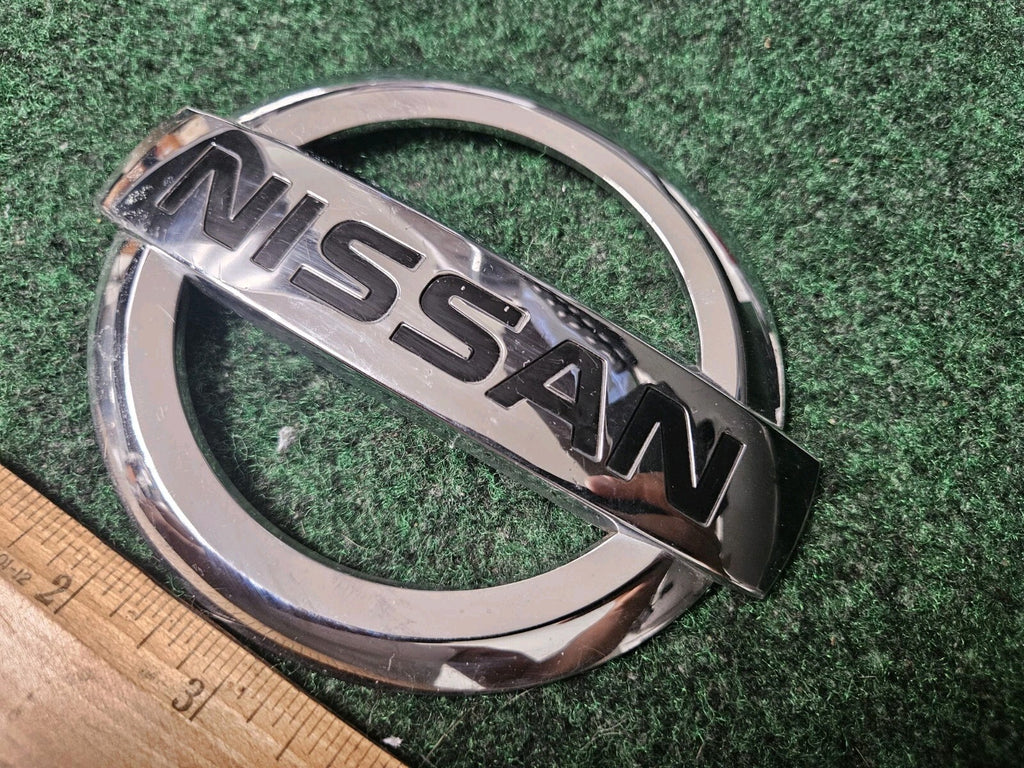 2004-2010 NISSAN QUEST REAR CHROME EMBLEM LOGO SIGN SYMBOL 65890-5Z010 3L6