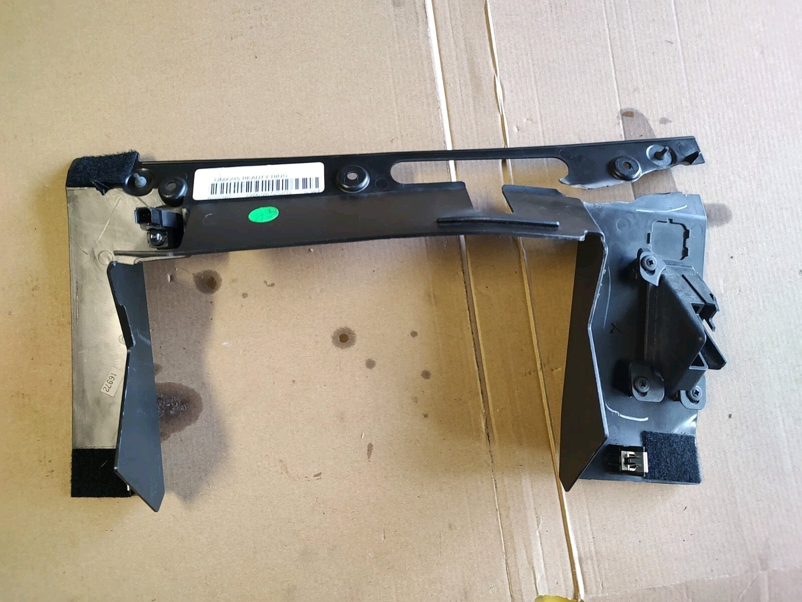 2005-2013 CORVETTE C6 GLOVE BOX SUPPORT BRACKET TRIM PANEL CRACKED 15890186 JT6