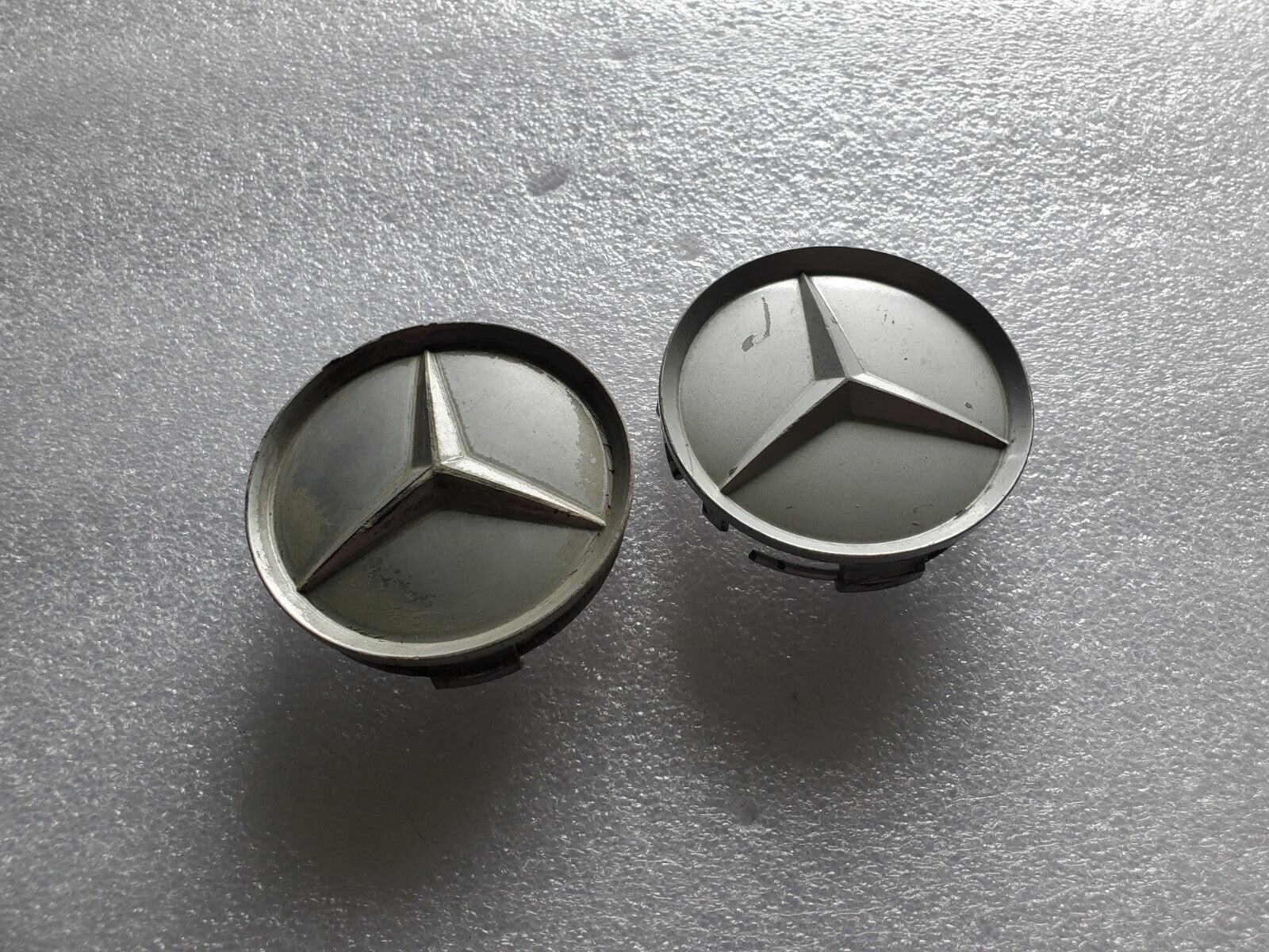 (2) Mercedes Benz OEM 1984-2016 Silver Center Cap Hub Cover 201 401 02 25 2L8