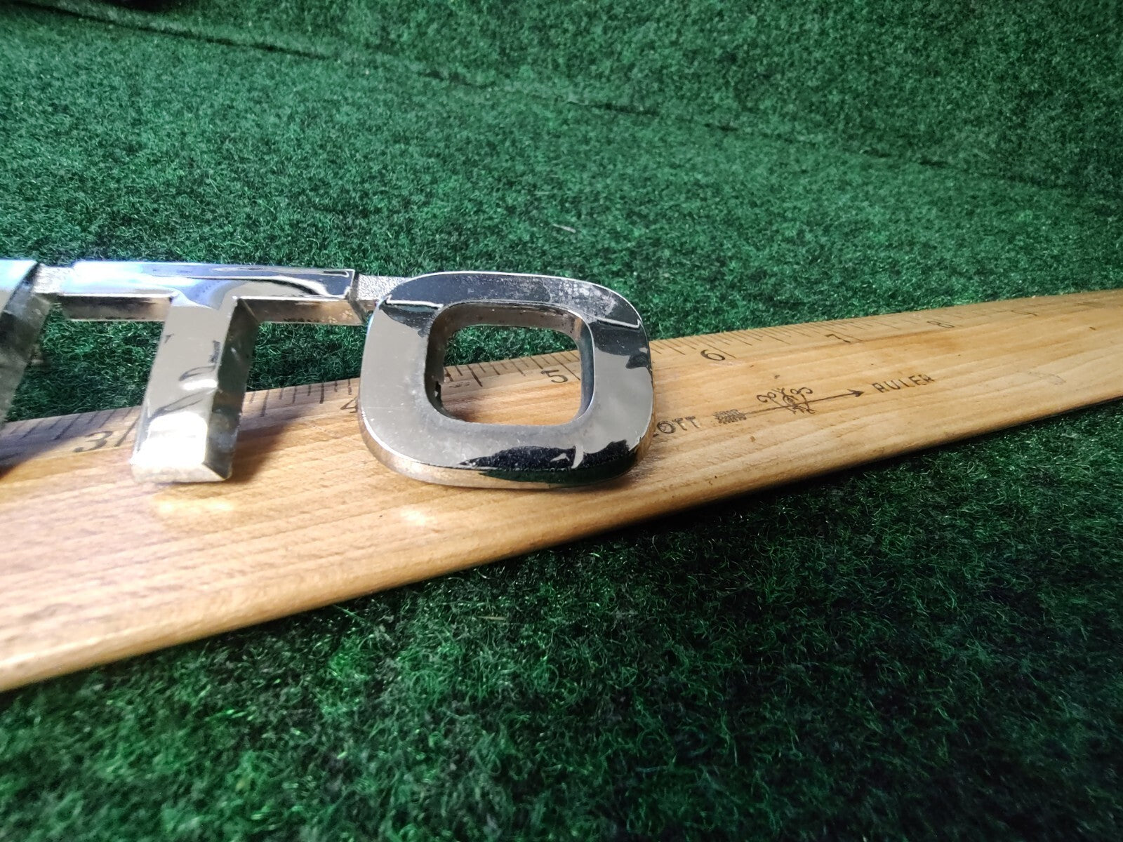 11 12 13 KIA SORENTO REAR TRUNK GATE LID CHROME EMBLEM LOGO BADGE SYMBOL 5S6
