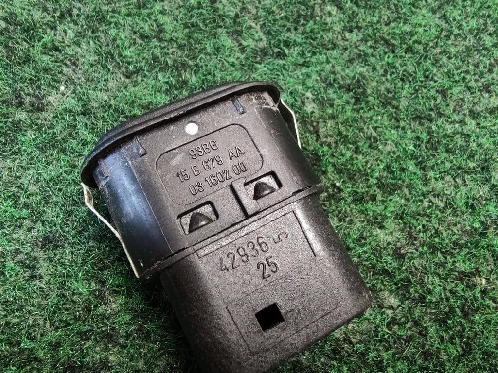 2006 2007 2008 2009 Range Rover Sport Power Seat Switch Control OEM 15B679AA 3L6