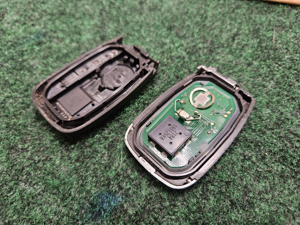 OEM Chevrolet Malibu Cruz Camaro Smart Key Fob w/ 3 Buttons Used Key Cut 7S5