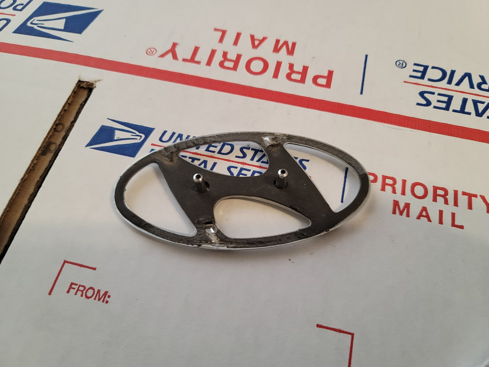 Hyundai 4 Inch Emblem Name Plate Badge Logo OEM 8L3