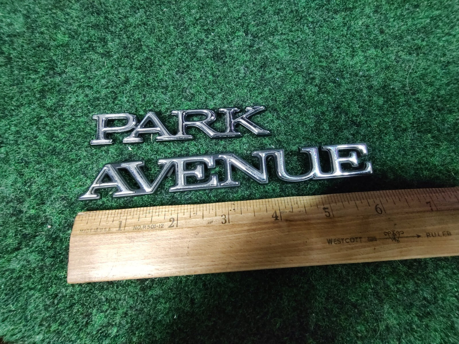 BUICK PARK AVENUE SIDE EMBLEM LOGO BADGE SYMBOL NAME PLATE BADGE USED 6S7