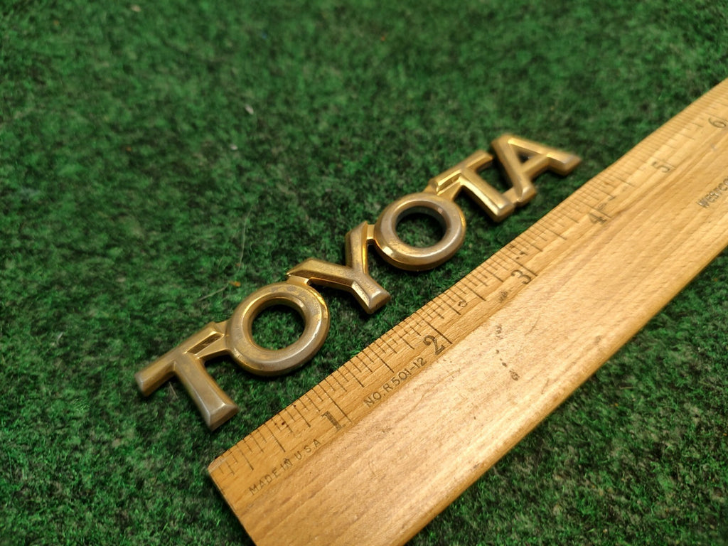 Toyota 1997-2001 Camry Gold Rear Trunk Emblem Badge Logo Name 75447-AA010 3L2