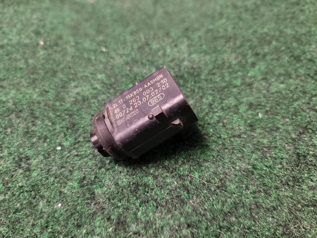 03-06 Lincoln Navigator Bumper Parking Assist Sensor OEM 2L1T-15K859-AA 9L2