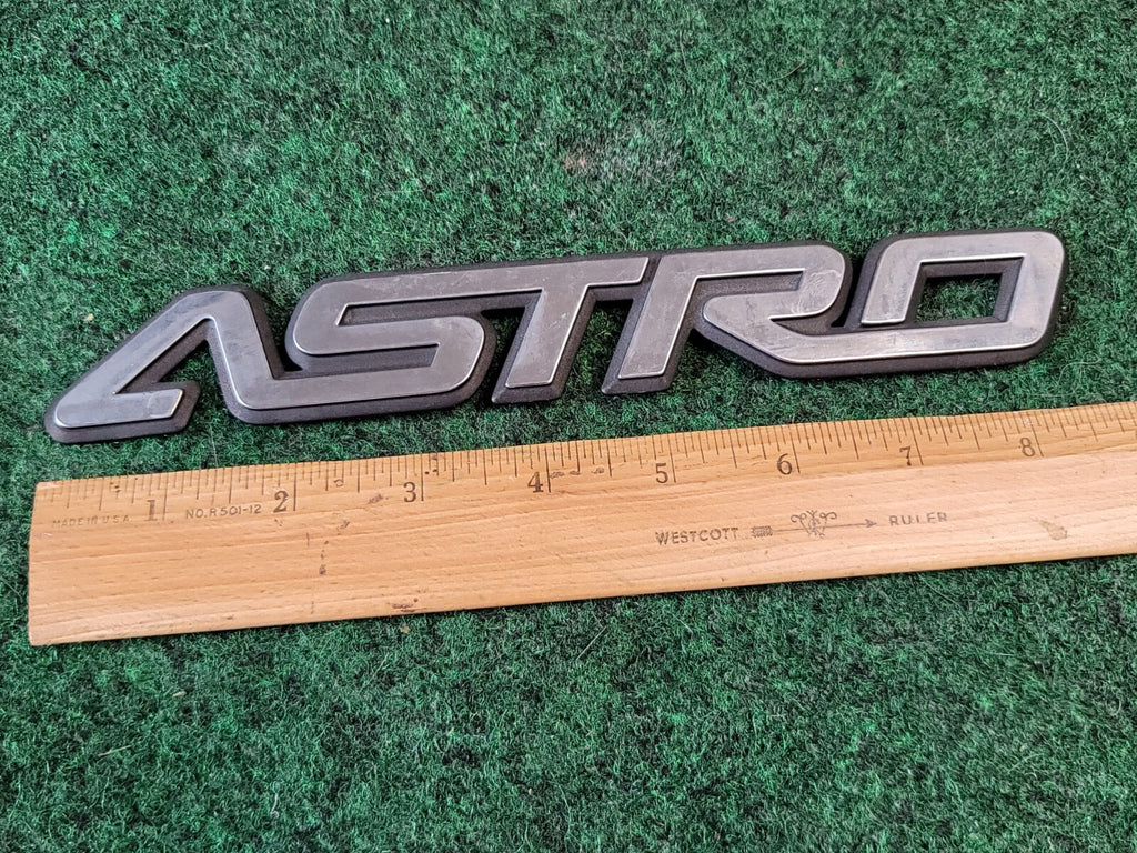 1996-2005 CHEVROLET Astro Van Rear Emblem Badge Logo Nameplate 15724741 OEM 1M3