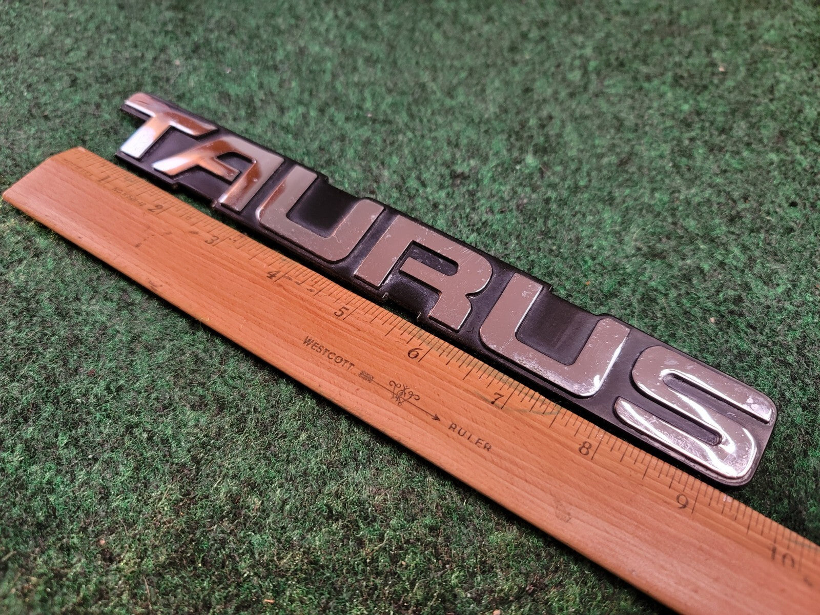1989 1992 1993 1994 Ford Taurus Rear Nameplate Badge Emblem F2DB-5443550-BA 2M6