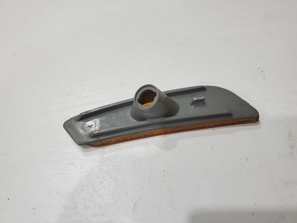 2003-2007 CADILLAC CTS CTS V FRONT BUMPER MARKER LAMP RIGHT 25699094 6L1