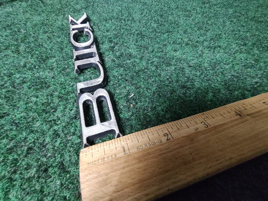 BUICK SIDE EMBLEM LOGO BADGE SYMBOL NAME PLATE BADGE USED 5S4