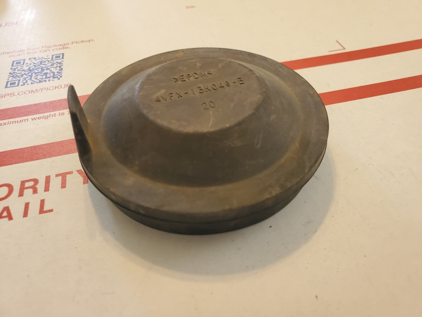 (1) OEM 2012 - 2014 Ford Focus Headlight Head Light Bulb Dust Cover Cap Plug 4L2