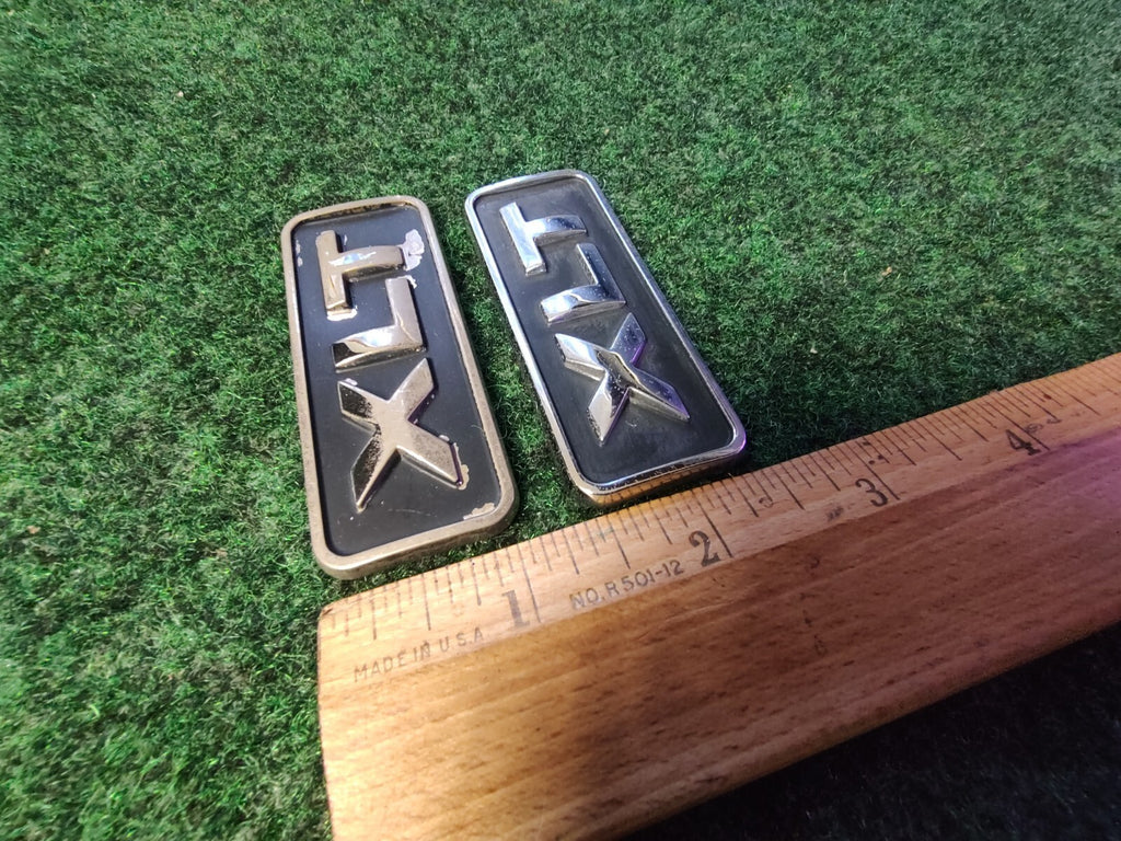 2 Ford Expedtion Escape Rear Chrome XLT NAMEPLATE Emblem OEM 7L8Z-7842528-B 6S4