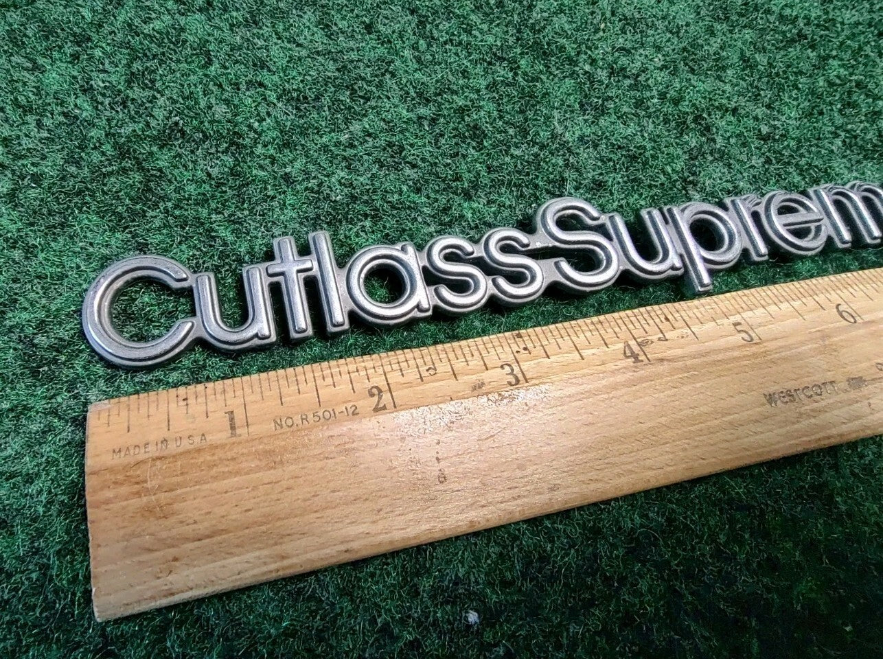 93 94 95 96 97 OLDSMOBILE CUTLASS SUPREME SIDE EMBLEM BADGE SYMBOL LOGO OEM 8L4