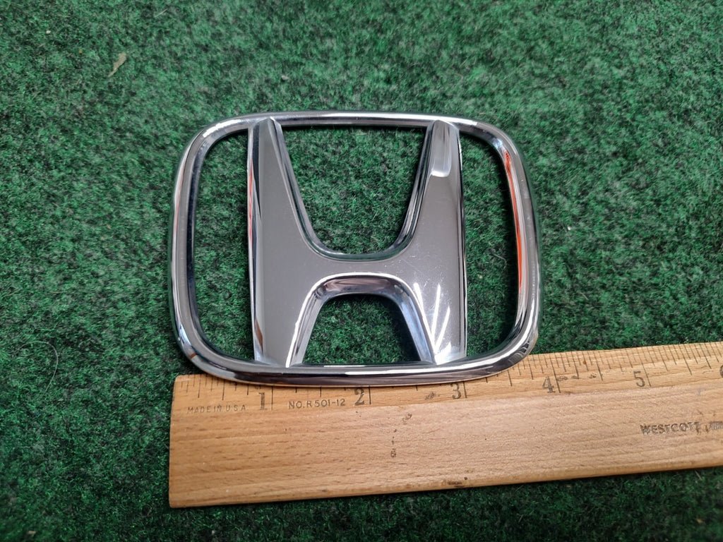 2005-2010 HONDA ODYSSEY REAR LIFTGATE EMBLEM LOGO SYMBOL 75701-SHJ-A000 OEM 2S5