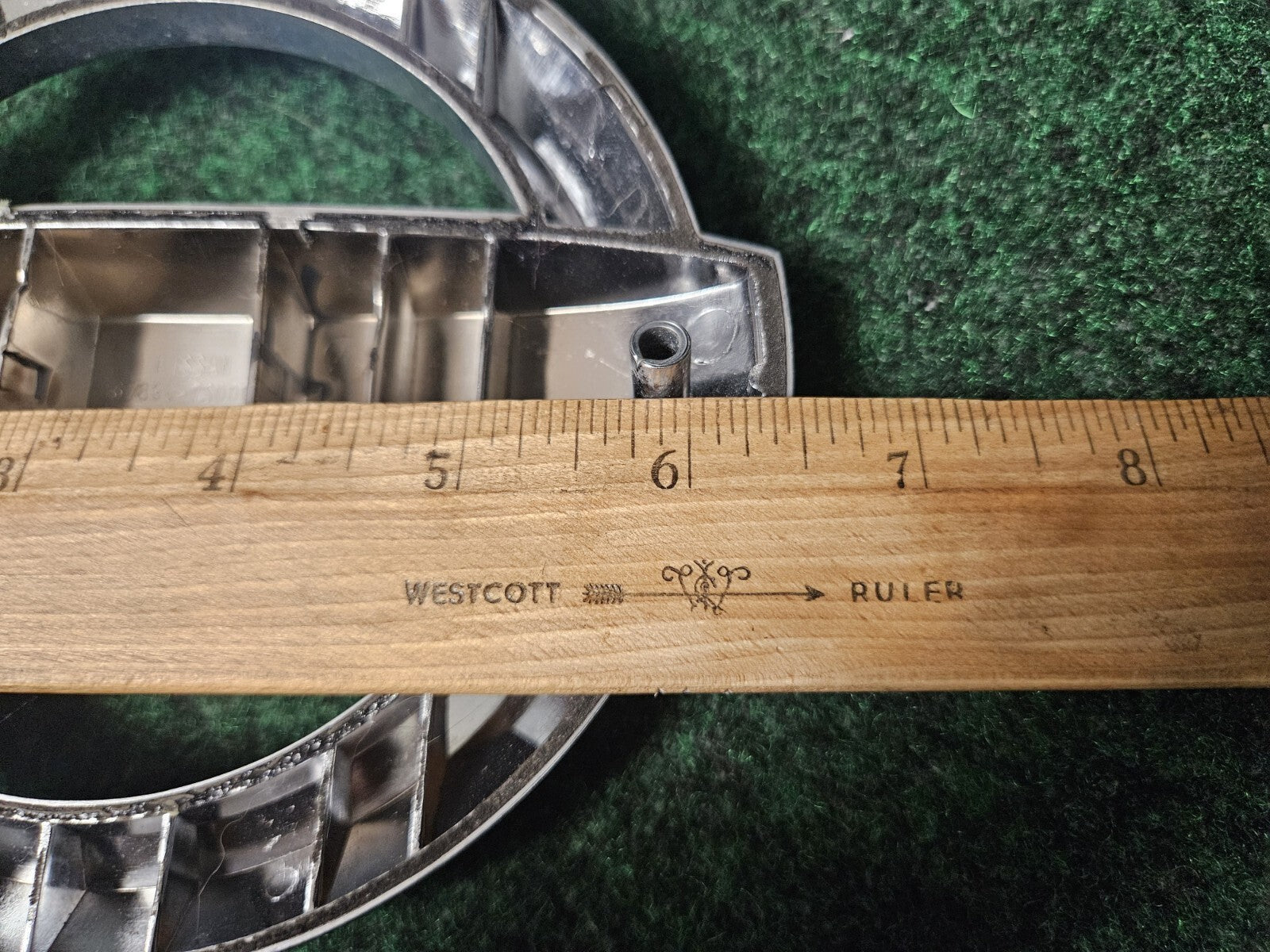 2004 2006 2008 2010 2012 2014 2015 Nissan Titan Armada Grille Emblem OEM 4M4