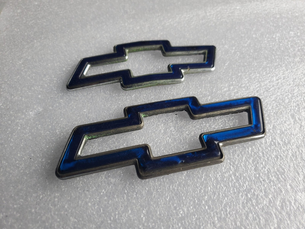(2) 1995-1999 Chevrolet Cavalier Blue Bowtie Emblem 22591872 OEM VNTG