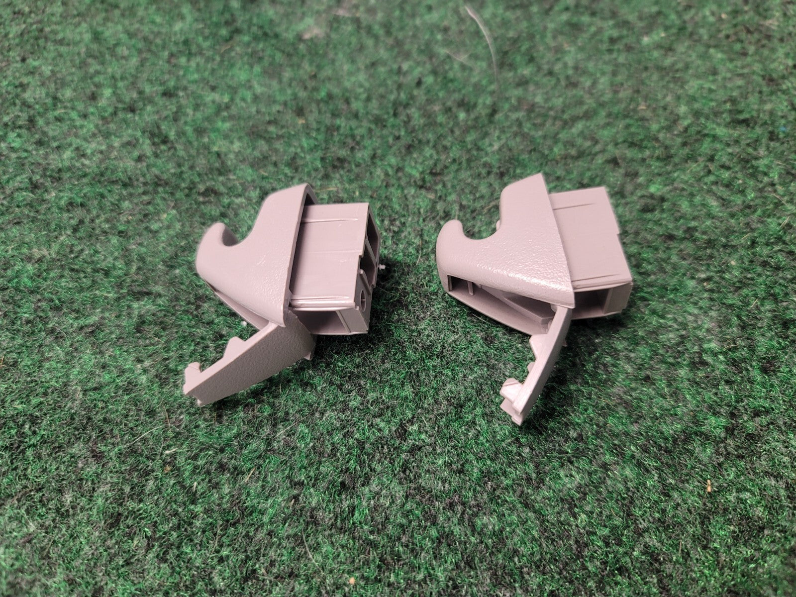 Set Of 2 GM Interior Roof Sunvisor Support Clip Hanger Light Grey OEM 15824912