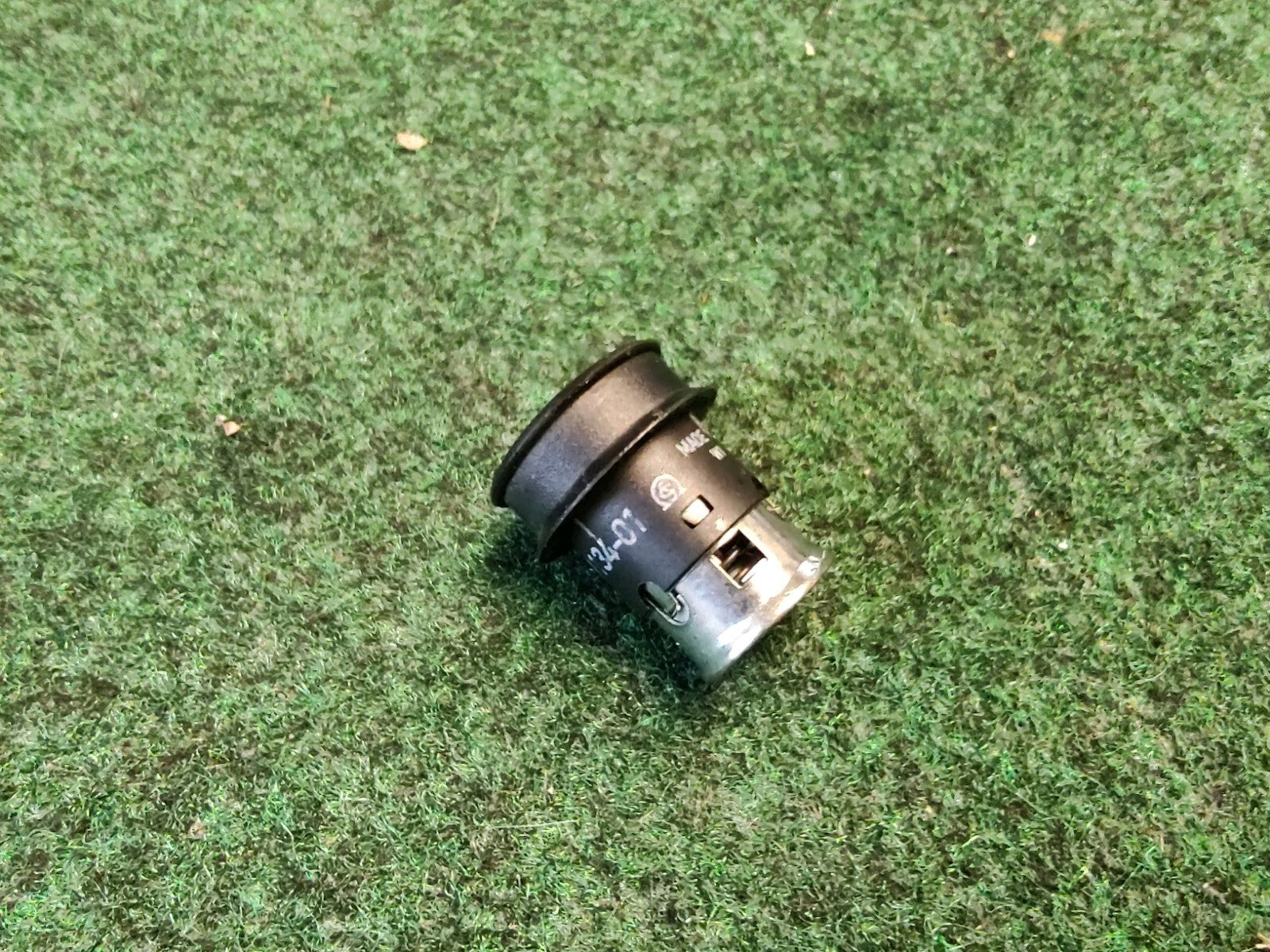 1991-2017 BMW 1,2,3,4,5,6,7,8 Series X3,4,5 6 Z3 Z8 MINI CIGARETTE LIGHTER 10L3