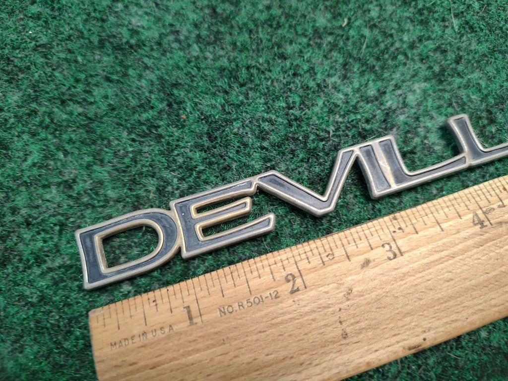 1994-1999 CADILLAC DEVILLE SIDE EMBLEM LOGO BADGE SYMBOL SIGN Name Plate 3S8
