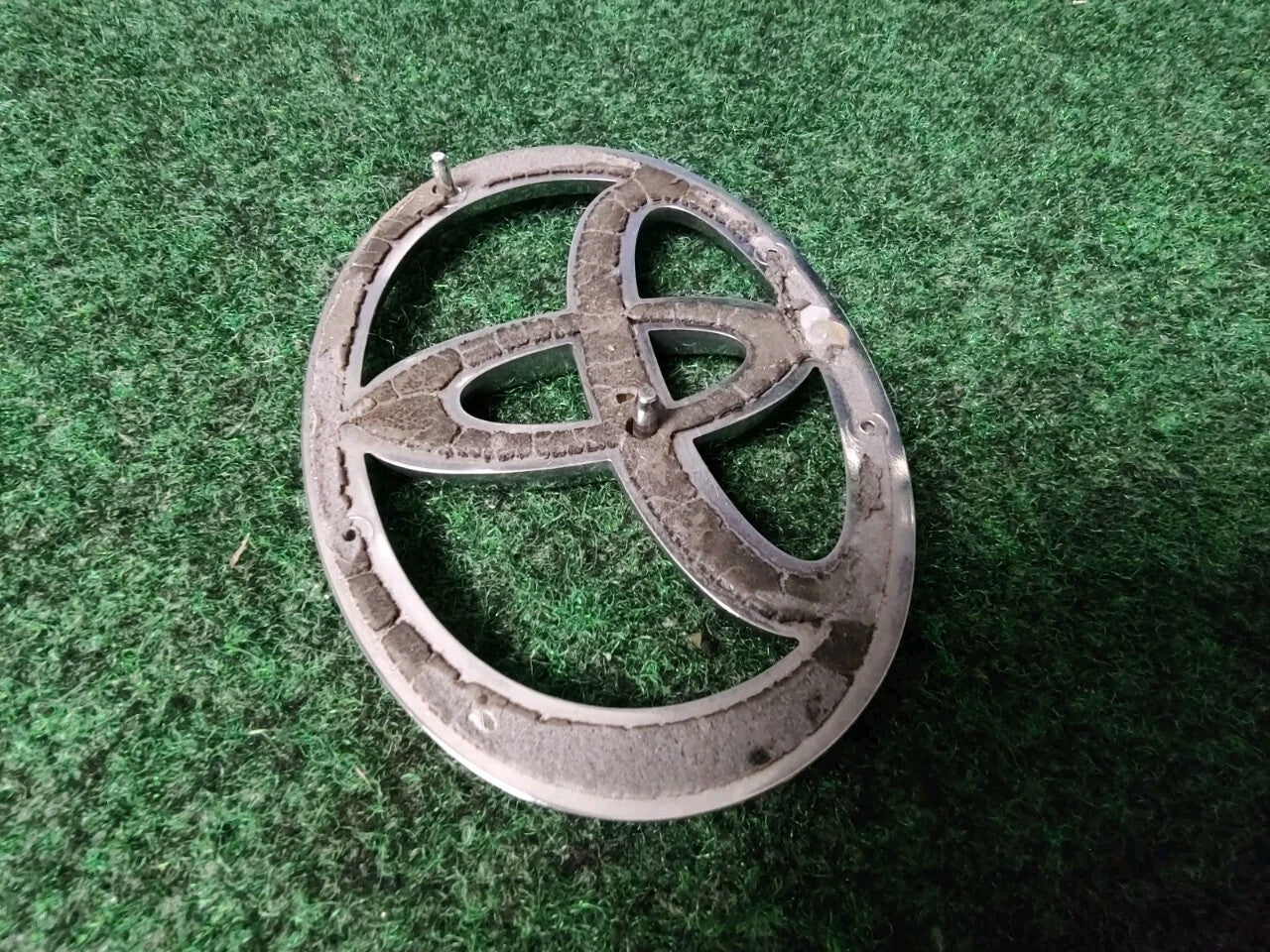 Toyota Chrome Emblem Logo Symbol Name Plate Unknown Model 4" 7S1
