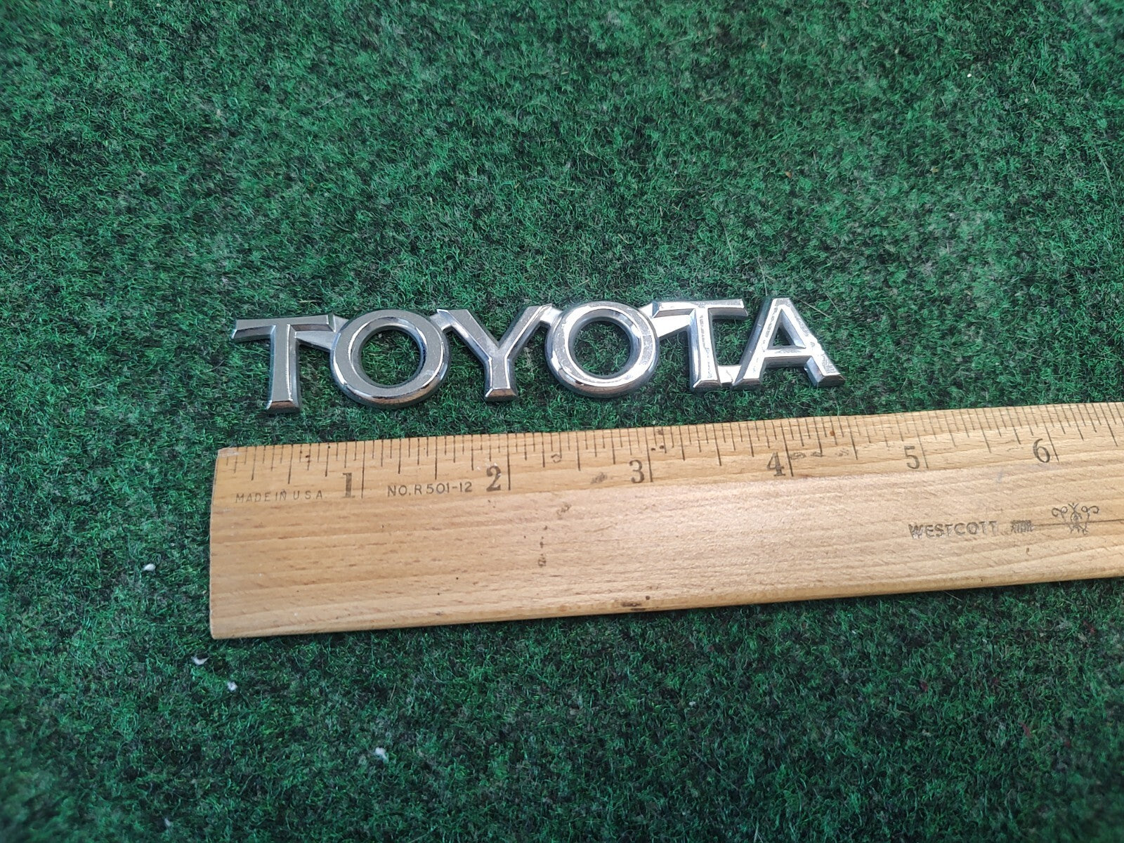 Toyota OEM Rear Emblem Badge Logo Nameplate Name 75447-33040 3S8