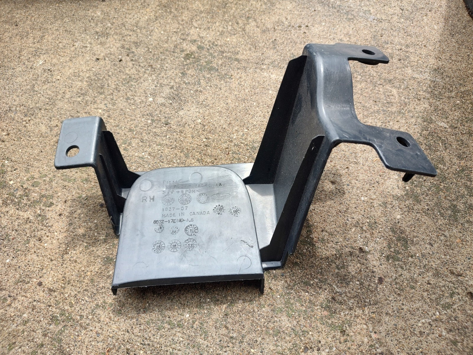 2008-2010 Ford F-250 OEM Super Duty Front Bumper Bezel Right 8C3Z17E810A LT5
