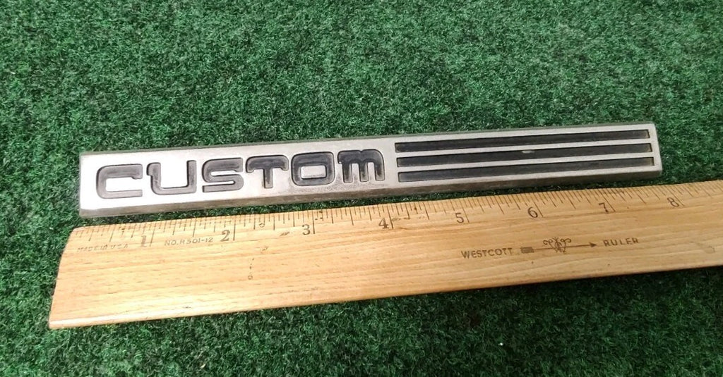 1987-91 FORD CUSTOM FENDER EMBLEM LOGO TRUCK E7TB-16188-LA NAMEPLATE DECAL 8L9