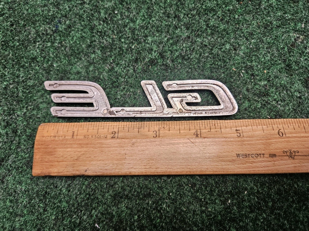 00-01 Nissan Maxima GLE Trunk Lid Emblem Nameplate OEM 84896-2Y903 Silver 5M3