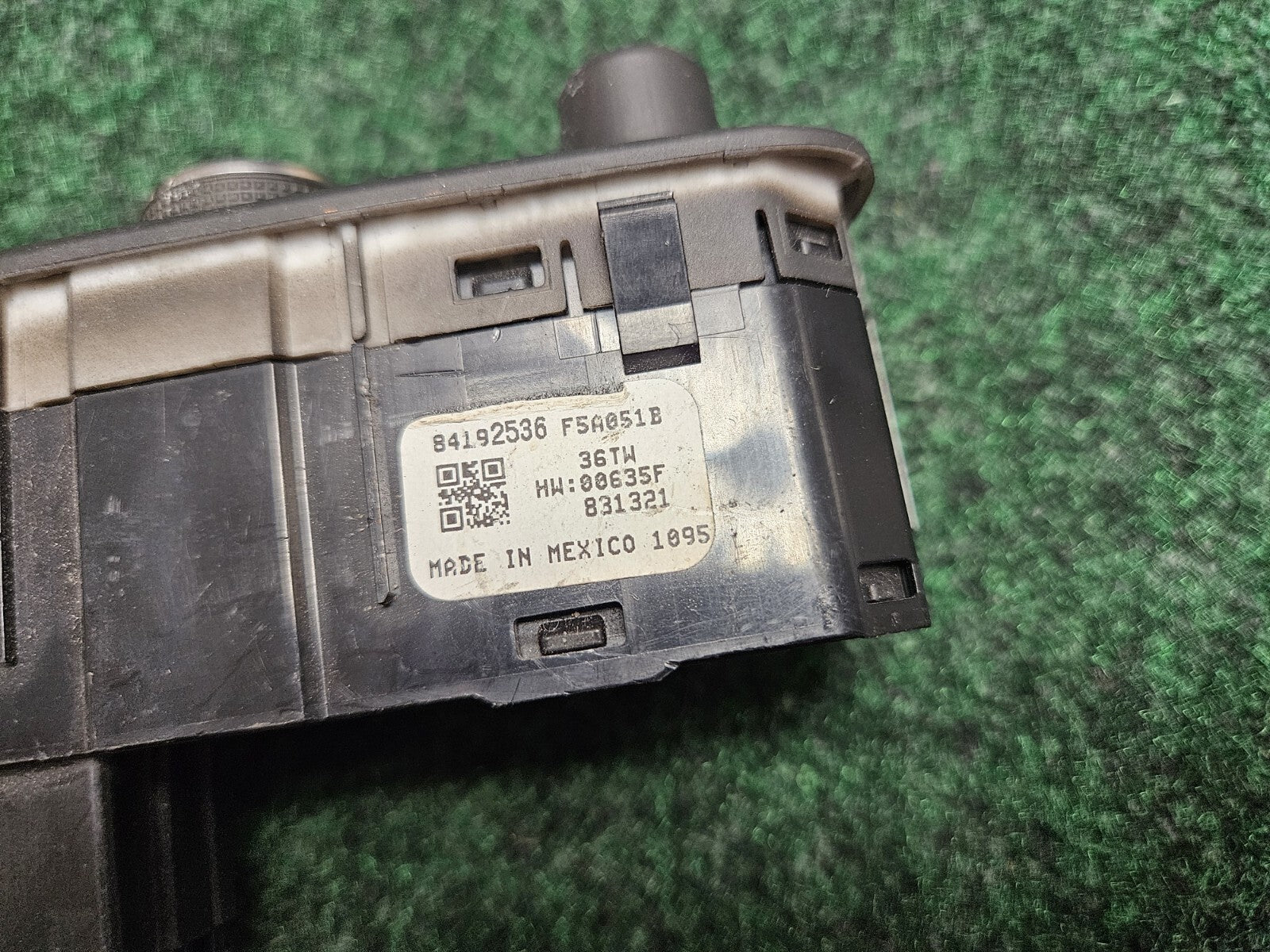 GM Headlight Switch Assembly Malibu Enclave Encore Blazer Camaro 84192536 7S6